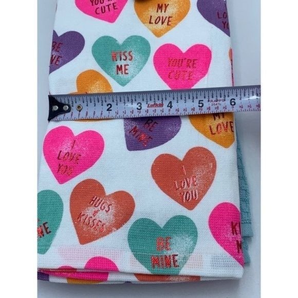 Rachel Roy Conversation Hearts Valentine’s Day Kitchen Towels Set of 3 - Picture 6 of 7